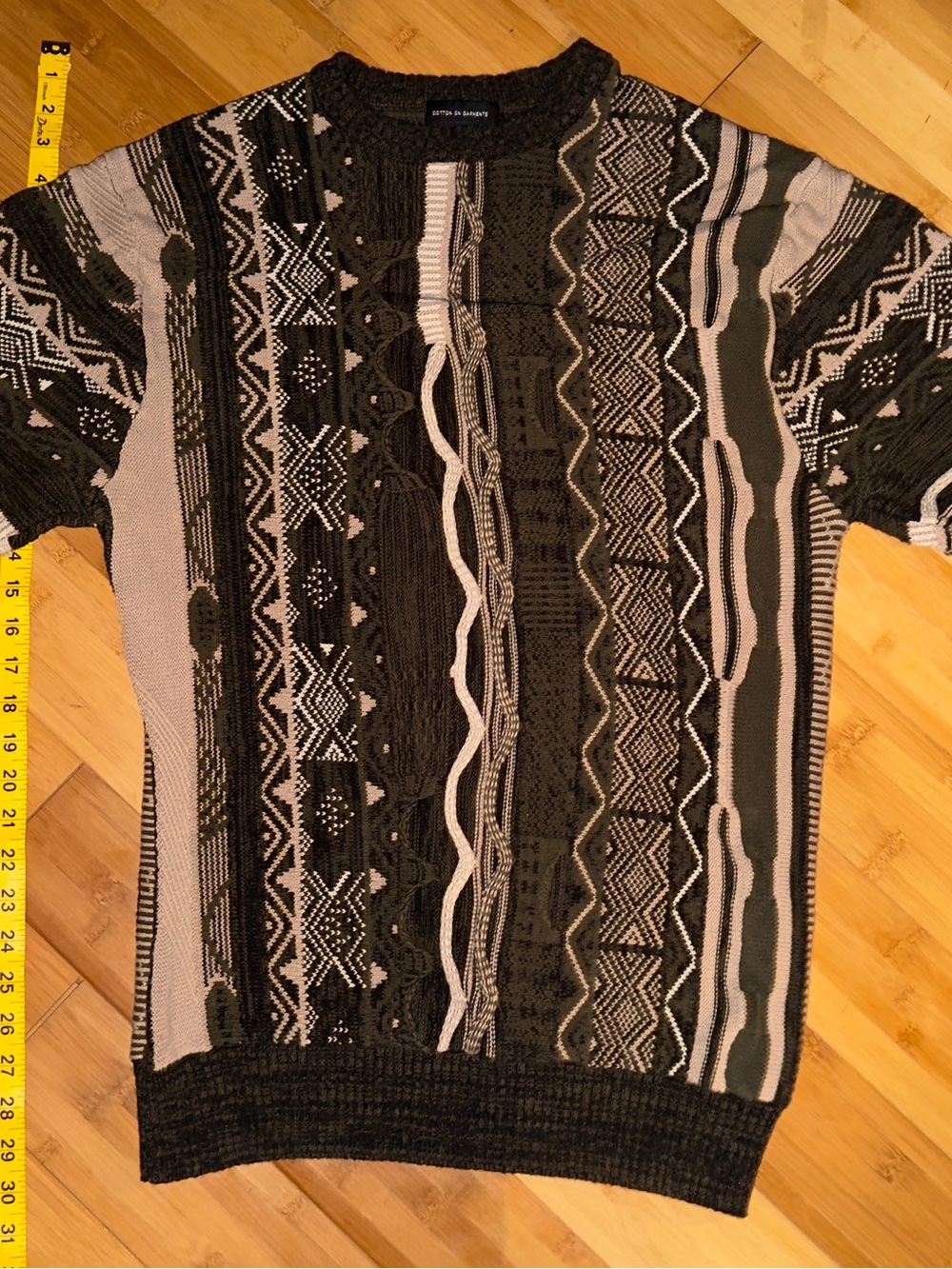 Cotton On Garments Men’s Geometric Knit Sweater Size M Black Gray Beige